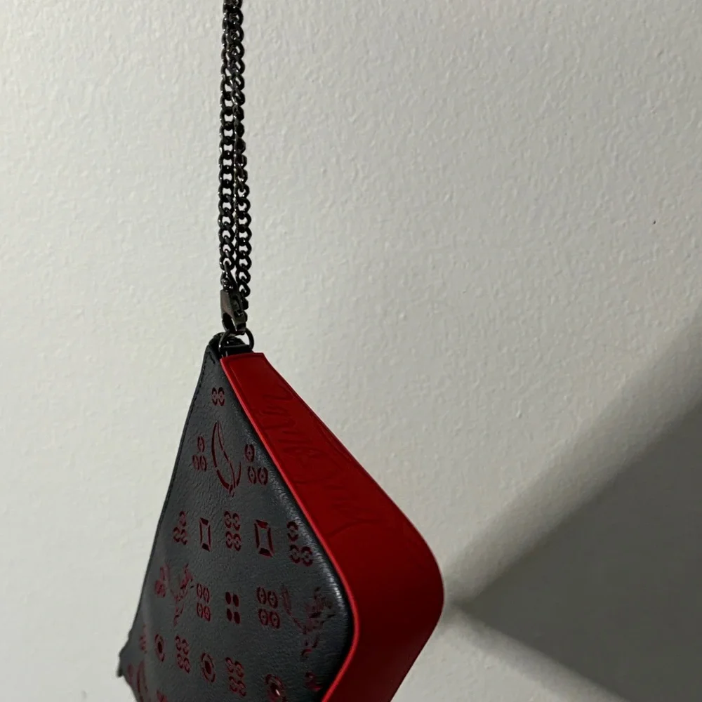 Christian Louboutin Perforated Grain Shoulder bag - Picture 15 of 16